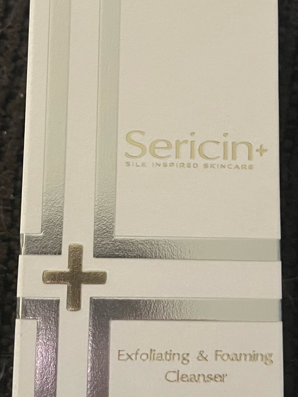 Sericin + Exfoliating & Foaming Cleanser — White